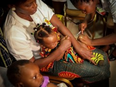 Хумхаа өвчний эсрэг анхны вакциныг танилцууллаа