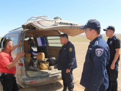 Зөвшөөрөлгүй хайлуур жонш олборлож байсан үйл ажиллагааг таслан зогсоожээ