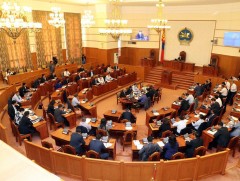 Ард нийтийн санал асуулгад засаглалын хэлбэрийг хөндөж болох уу