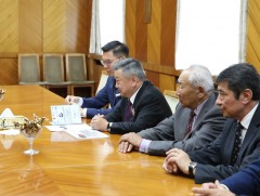 Монгол Улсын Ерөнхийлөгчийн Тамгын газрын дарга З.Энхболд Уралын холбооны сургуулийн төлөөлөгчдийг..