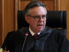 Мексикийн дээд шүүхийн шүүгч огцорч байгаагаа зарлажээ