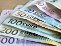 Фэйсбүүк компанийн 645 мянган ам.долларын торгууль төлөхөөр боллоо