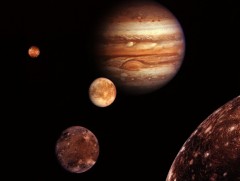 Бархасбадь дээр дагуул гарагийн сүүдэр тусч байгаа зургийг авчээ