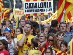 Барселонд тусгаар тогтнолыг дэмжигчдийн жагсаал үргэлжилж байна