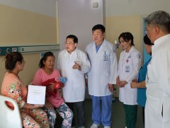 Тархины хорт хавдартай эх хүүхдээ эсэн мэнд төрүүлж чаджээ