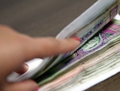 Төрийн албан хаагчдын цалин хөлсийг 8 хувиар нэмэгдүүлнэ