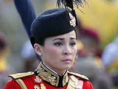 Тайландын хаан гэргийгээ итгэл эвдсэн хэмээн үзжээ