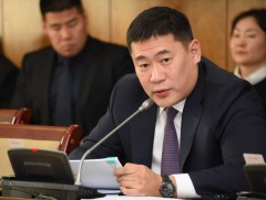 Монгол Улсын Иргэн гадаадад зорчих, цагаачлах тухай хуулийн шинэчилсэн найруулгын төслийг хэлэлцэх..