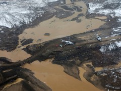 Алтны уурхайн хаягдал усны далан сэтэрч, 15 хүн амь үрэгджээ