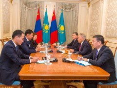 Ерөнхий сайд У.Хүрэлсүх БНКазУ-ын Анхны Ерөнхийлөгч Н.А.Назарбаевт бараалхав