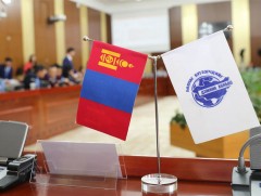 УИХ-аас жил бүрийн 10 сард Жижиг, дунд үйлдвэр, үйлчилгээ эрхлэгчидтэй уулзаж байхаар боллоо 