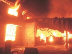 Караокед гал гарч нэг хүн нас барж, 20 гаруй хүн бэртжээ