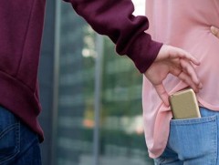 Гар утасны худалдааны төвүүдэд суурилуулсан камер халаасны хулгайчийг танина