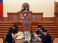 “Монгол Улсын 2018 оны төсвийн гүйцэтгэлийг батлах тухай” УИХ-ын тогтоолыг баталлаа