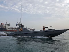 Персийн буланд олон улсын тэнгисийн цэргийн сургуулилт явагдаж байна