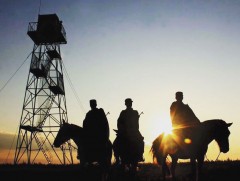 Эх орны минь дархан хилээс тусгаар тогтнол цуурайтнам...