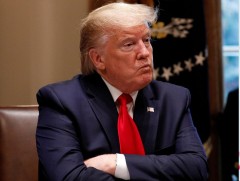 Хонконгийн ардчилал, хүний эрхийг хамгаалах хуулийн төсөлд Америкийн ерөнхийлөгч гарын үсэг зурлаа