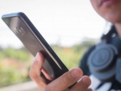 Гар утасны дугаар эзэмшихэд тавих хяналт, эрх зүйн зохицуулалт сул байна 