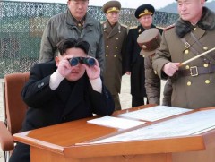 Умард Солонгосын удирдагч агаарын зэвсэгт хүчний сургуулилтыг ажиглалаа