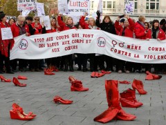 Брюссельд охид эмэгтэйчүүдийн хүчирхийллийн эсрэг жагсаал болов