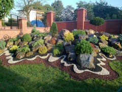 Хашаагаа цэцэрлэгжүүлснээр бохирын үнэр эрс багассан