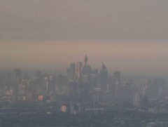 Сидней хотыг түймрийн утаа бүрхжээ