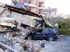 Албанид онц байдал зарлажээ