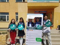 Арвайхээр сумын “Мэргэд” сургуулийн зарим сурагч зорилтот олон ажил хийжээ 