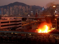 Хонконгийн политехникийн их сургууль тэмцлийн талбар болжээ  