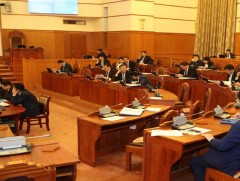 Монгол Улсын Их Хурлын сонгуулийн тухай хуулийн төслийн эцсийн хэлэлцүүлгийг эхэллээ