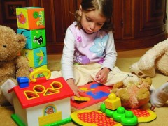 Хүүхдэд ном, оюун ухааны тоглоом зэрэг хэрэгцээтэй зүйлийг нь бэлэглэхийг зөвлөж байна