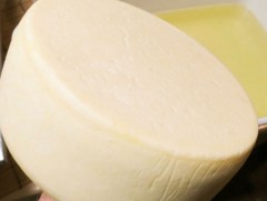 Улаанбаатар хотын иргэд жилд нэг тонн орчим бяслаг хэрэглэдэг 