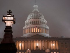 АНУ-ын конгрессын гишүүний 5 туслах сайн дураараа огцорчээ 