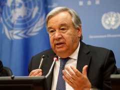 Дэлхийн улс орнуудыг уур амьсгалын өөрчлөлтийн эсрэг тэмцэхэд илүү их хүчин чармайлт гаргахыг уриа..