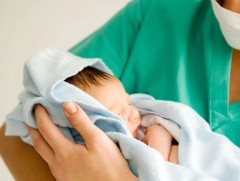 Эмнэлэг, эрүүл мэндийн байгууллагууд сувилагч, эх баригчийн хүний нөөцийн хомсдолд ороод байна