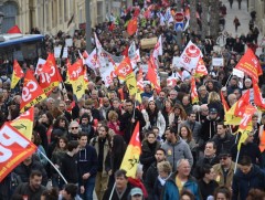 Францад бүх нийтийн ажил хаялт болж байна