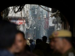 Шинэ Дели хотын үйлдвэрт гал түймэр гарч, 40 гаруй хүн амиа алджээ  