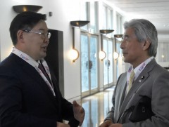 Ясухиро Накасонэ-гийн хүүд хүндэтгэл үзүүлэв