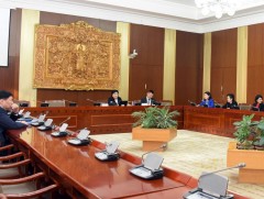 Иргэдийн тэтгэвэр барьцаалсан зээлийн төлбөрийг төрөөс нэг удаа төлөх тухай хуулийн төслийг хэлэлц..