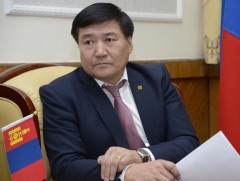 Төрийн албан хаагчдын цалинг найман хувиар нэмлээ