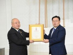 Б.Чимидийн нэрэмжит шагналыг академич, гавьяат хуульч Ж.Амарсанаа хүртлээ