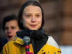 Грета Тунберг: Уур амьсгалын өөрчлөлттэй ганц мод суулгаад тэмцэх нь хангалтгүй