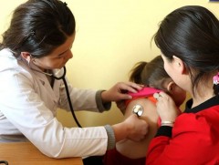 Бага насны хүүхэд маш хурдан хугацаанд хатгаагаар хүндэрч байна