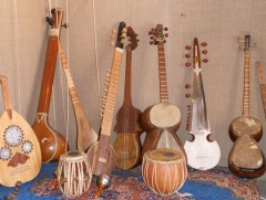 Таджикстаны  үндэсний урлаг, хөгжмийн зэмсгийн тухай