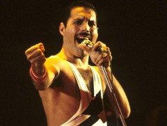 Аугаа их дуу хоолой ба Фредди Меркьюри