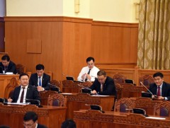 Төслүүдийг эцсийн хэлэлцүүлэгт бэлтгүүлэхээр Хууль зүйн байнгын хороонд шилжүүлэв