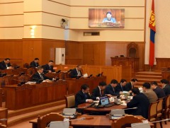 Монгол Улсын Ерөнхийлөгчийн сонгуулийн тухай хуулийн төслийг анхны хэлэлцүүлэгт шилжүүллээ
