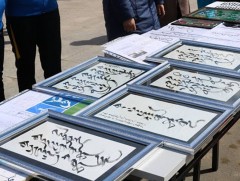 Монгол бичиг босоо хэлбэртэй учраас зураг, дүрс, бичлэг бүгдийг агуулах чадвартай