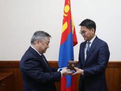 Монгол Улсын Ерөнхийлөгчийн Тамгын газрын даргаар Өлзийхүүгийн Шижирийг томиллоо