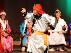 Бий биелгээ Монгол бүжгийн урлагийн язгуур юм